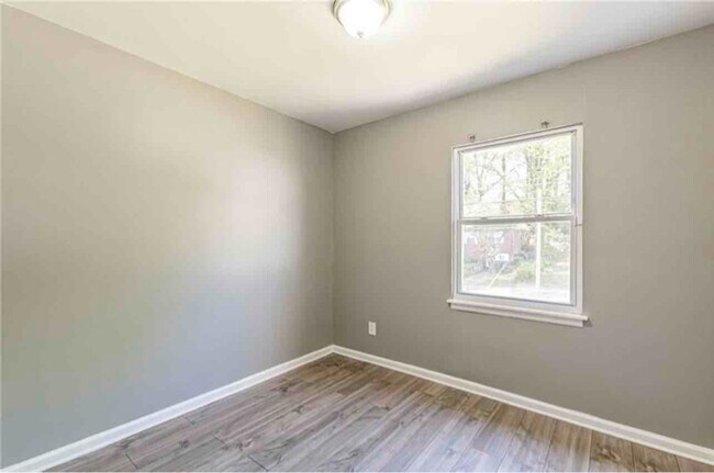 Photo - 3141 Delmar Ln NW