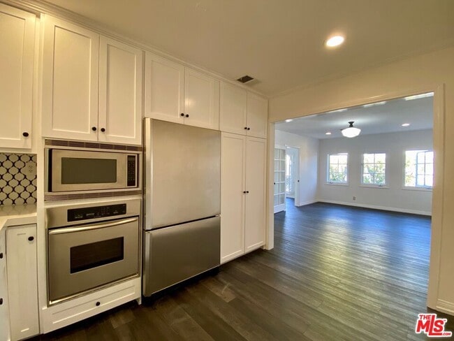 Photo - 619 S La Brea Ave Unidad 2nd Floor