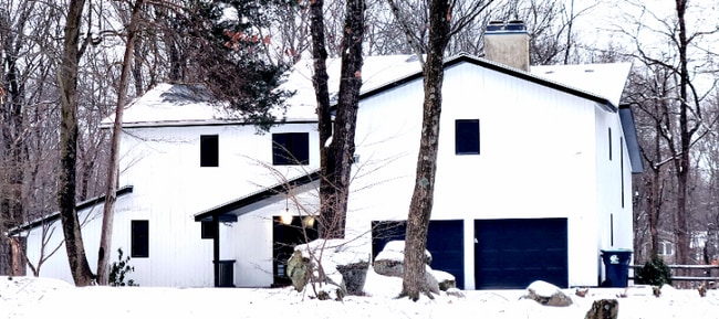 Photo - 41 Breeds Hill Pl