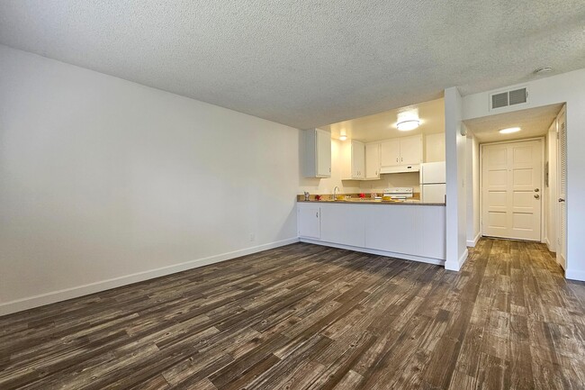 Photo - La Mesa Spring Gardens