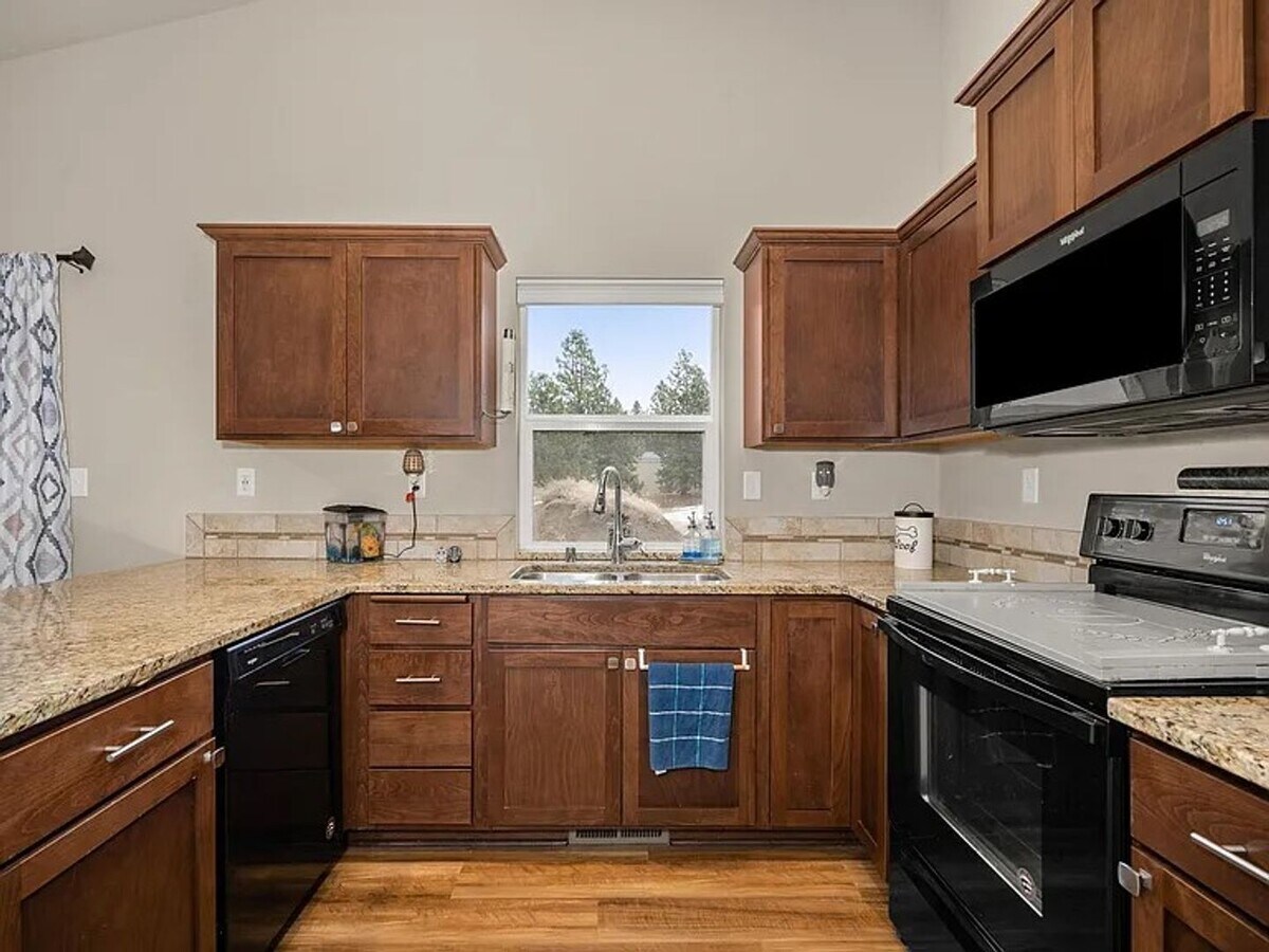 New Listing Ponderosa Ridge/Dishman Mica 4... - New Listing Ponderosa Ridge/Dishman Mica 4... Casa
