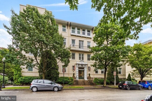 Building Photo - 3405 Greenway Unit 303 Rental