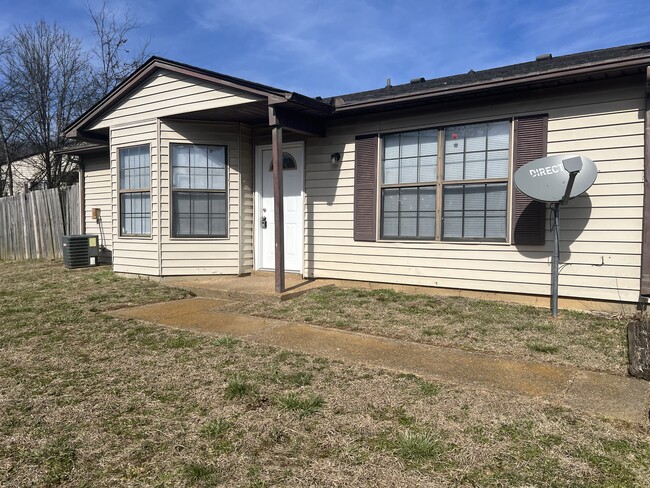 Photo - 3306 Chesapeake Cir Townhome