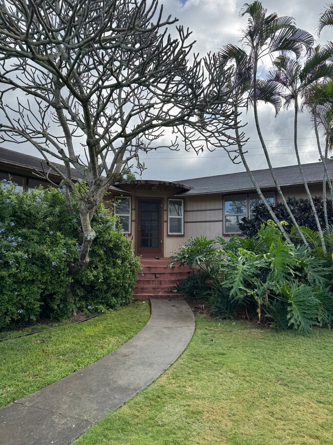 Waialua two bedroom house with maids quarters - Waialua two bedroom house with maids quarters