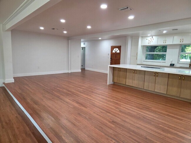 Photo - 13040 N Miami Ave