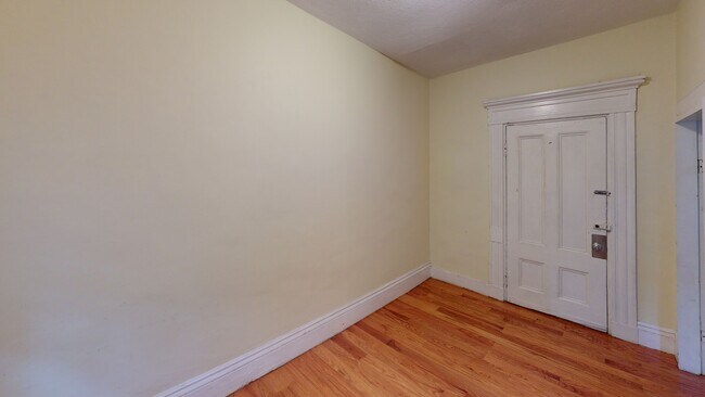 Photo - 35 Dwight St