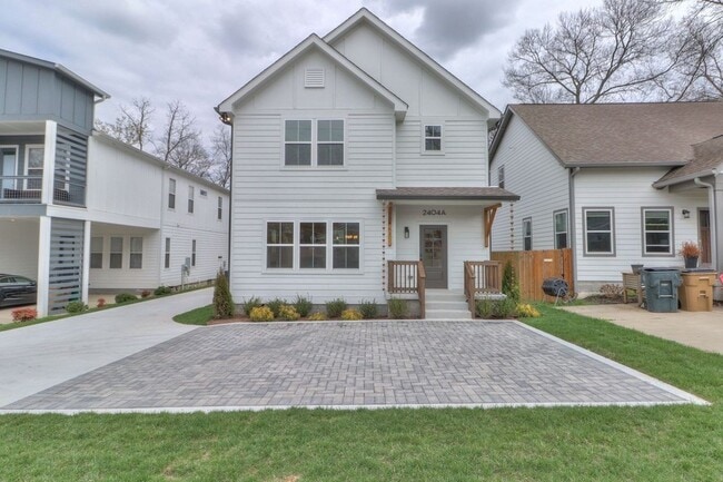 Building Photo - 2404 Middle St