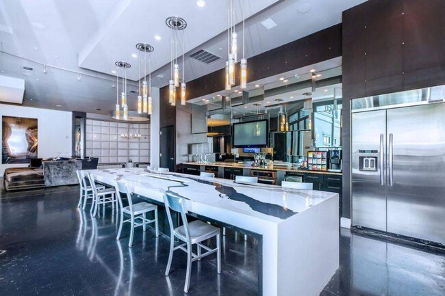 Photo - 4123 Cedar Springs Rd Unidad 645