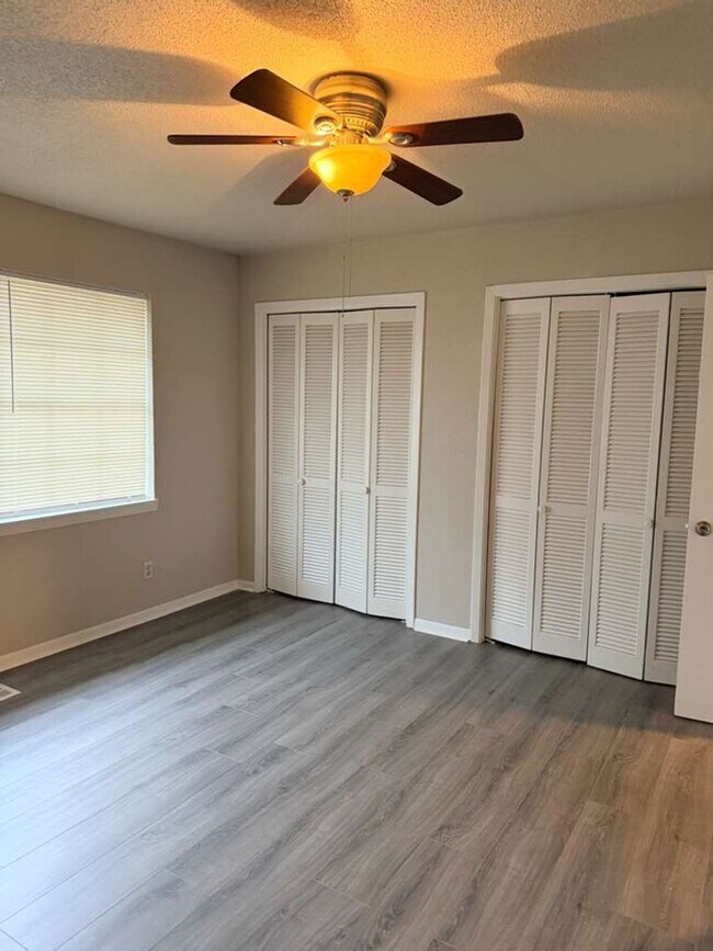 Photo - 6945 Calder Ave