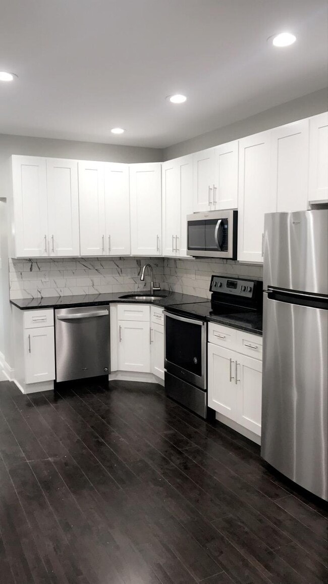 Building Photo - 3050 Aramingo Ave