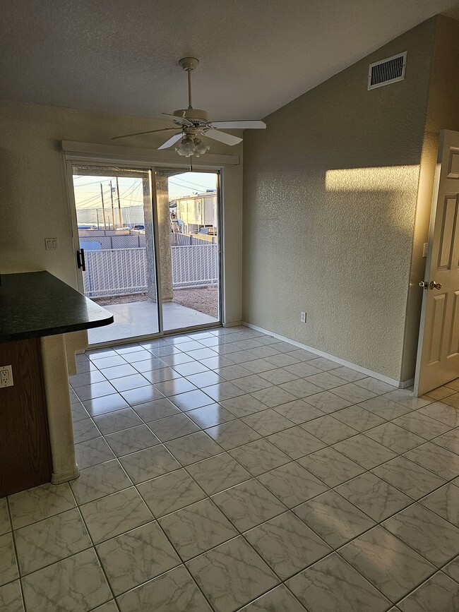 Dining Room - 3035 Kiowa Blvd N