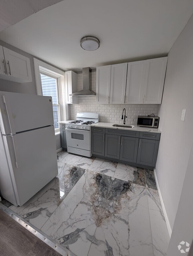 Building Photo - 86 Irving St Rental