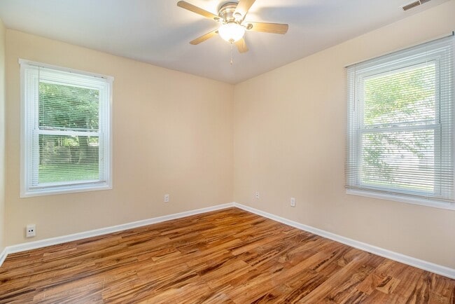 Photo - Contemporary, remodeled 920sqft., 3-bedroom, 1-bath single-family ranch with yard