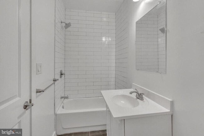 Photo - 2313 Frankford Ave Unit B