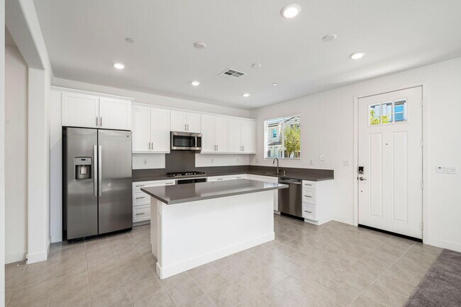 Photo - 76305 Columbia Dr