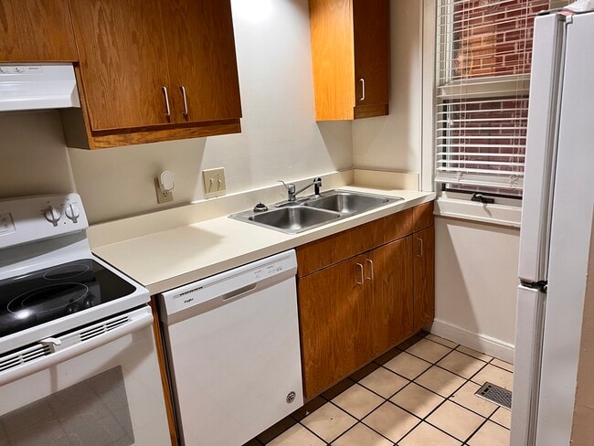 Photo - 407 McCauley St Unit 407 B McCauley Street Chapel Hill, NC 27516
