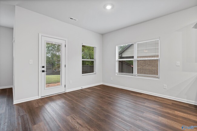 Photo - 162 Flintridge Dr