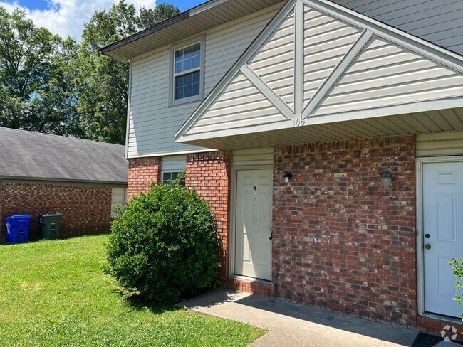 Building Photo - 105 Club Ln Rental