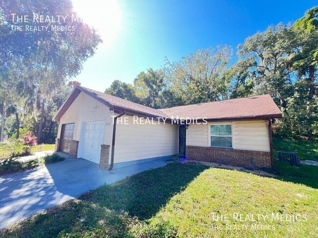 Photo - 203 Fernwood St