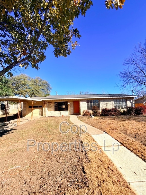 Building Photo - 339 Waxwood Ln