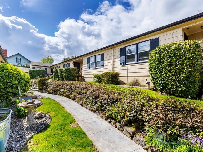 Photo - Alexander Court Apartments