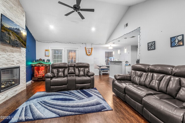 Photo - 175 Hannah Way