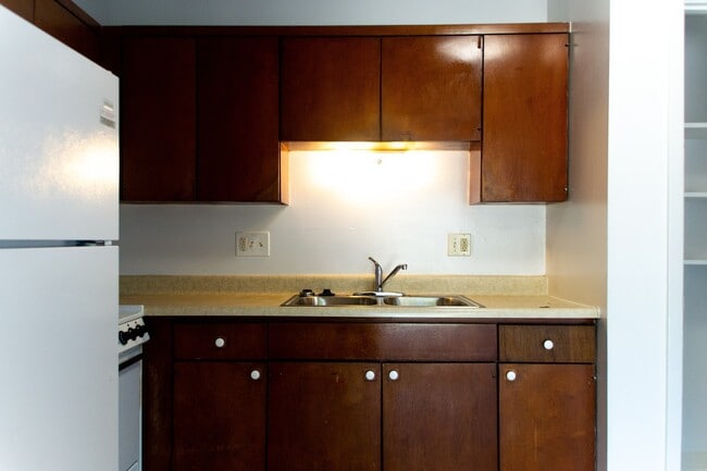 Photo - The Oaks Apartments