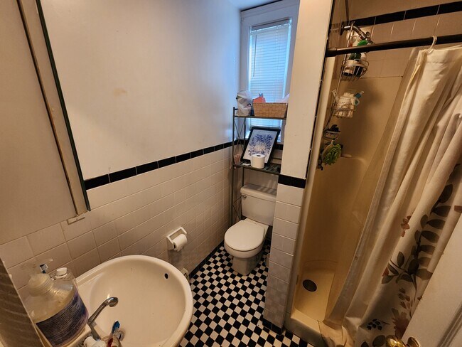 Photo - 140 Brooks St Unit 1