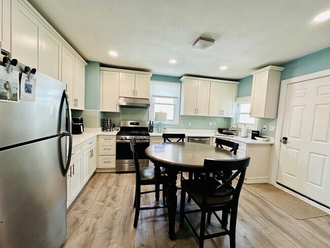 Photo - 56-58-58 Lexington St Unidad 56