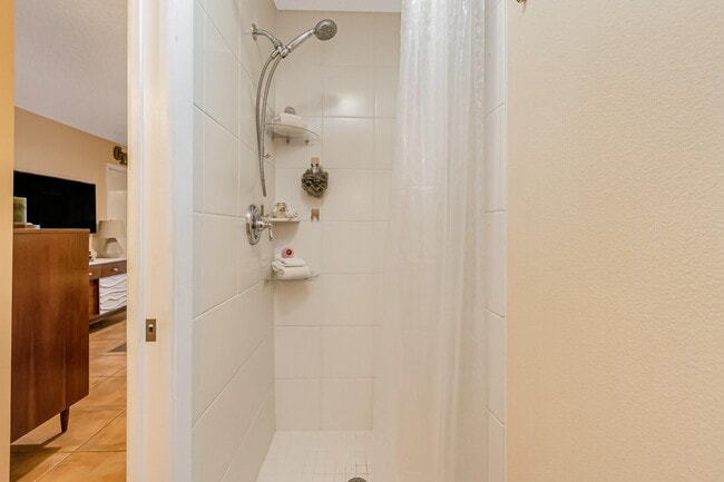 Photo - 261 Cape Shores Cir