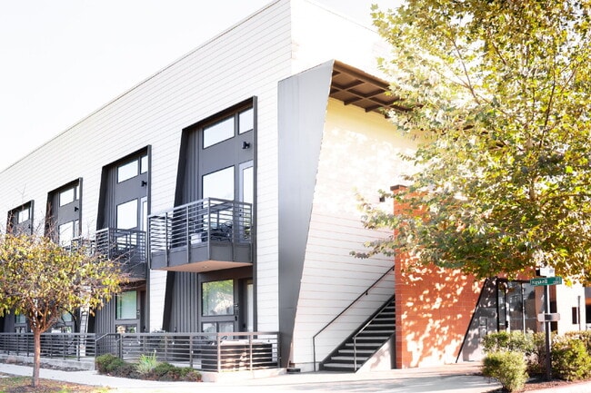 Building Photo - Stylish Furnished Loft Steps from Downtown Unit 209