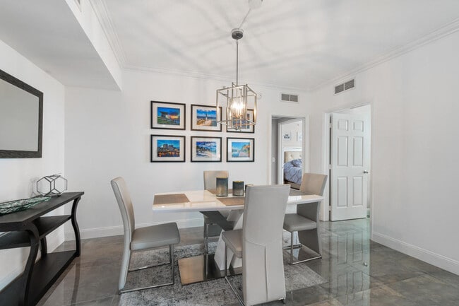 Photo - 625 Casa Loma Blvd Unidad 908