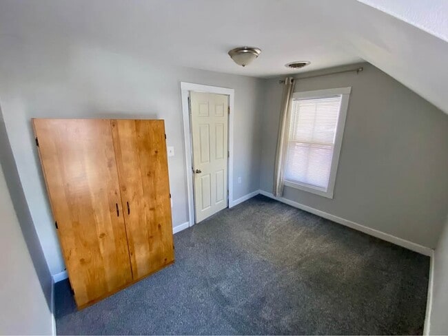 Building Photo - 20 Terra Cotta Ave Unit 2 - Upstairs