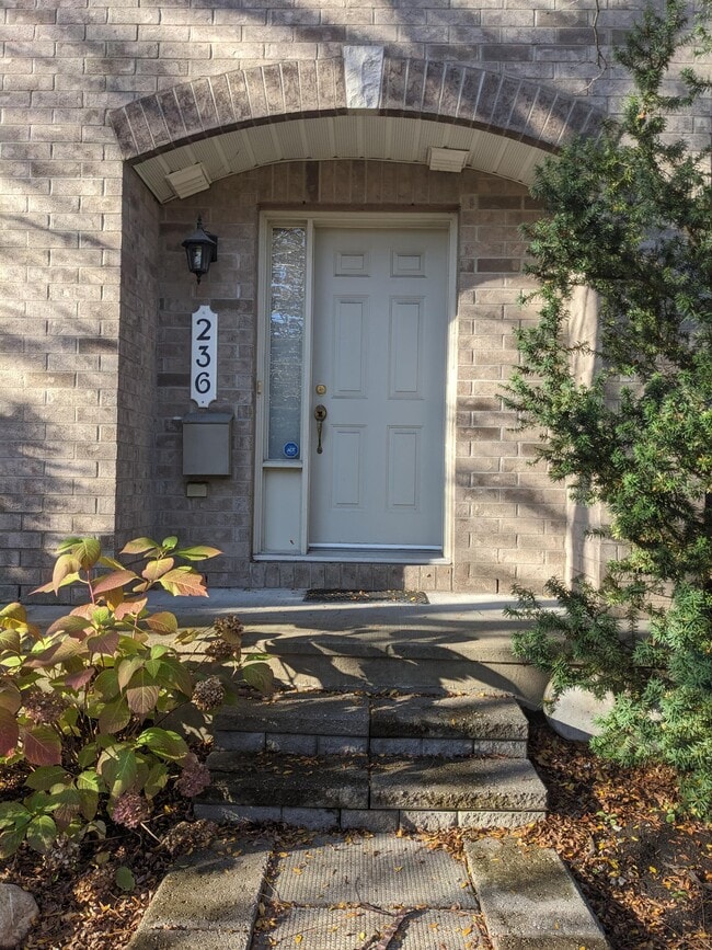 Photo - 236 Latchford Rd