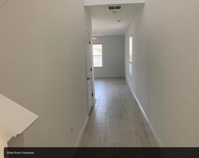 Photo - Stunning 4 Bedroom, 3 Bathroom House! Avai...