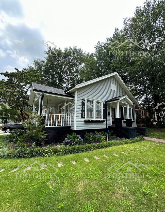 Photo - Updated 3 Bedroom Home with Yard, Deck, an...