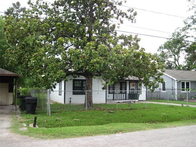 Photo - 7522 S Hall St