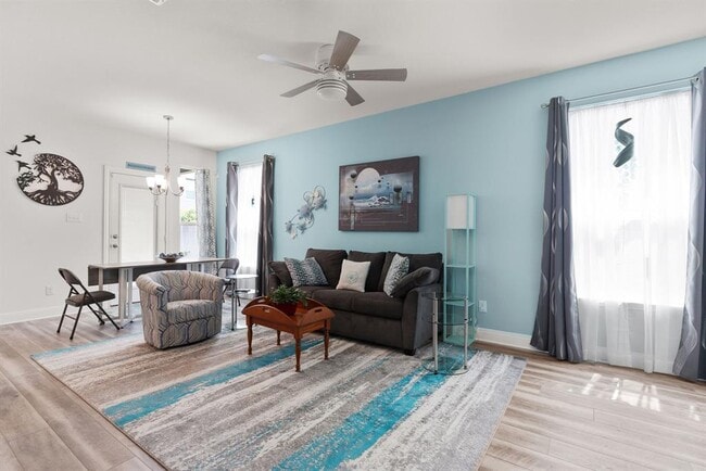 Photo - 237 Benmyrtle Trl