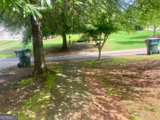 Photo - 417 Whitehall Rd