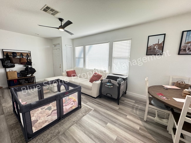 Photo - 1290 Pinnacle Peak Dr