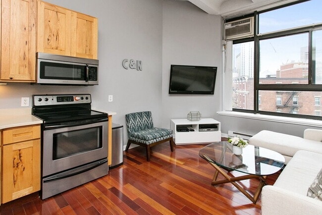 Photo - 12 Stoneholm St Unit 426