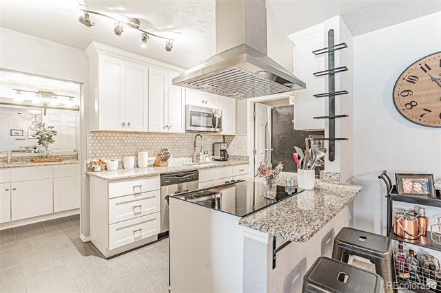 700 N Washington St Unit 207