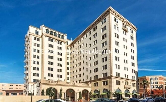 Photo - 315 W 3rd St Unidad #911