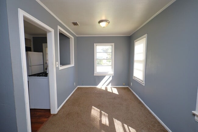 Photo - 1716 Charlton St