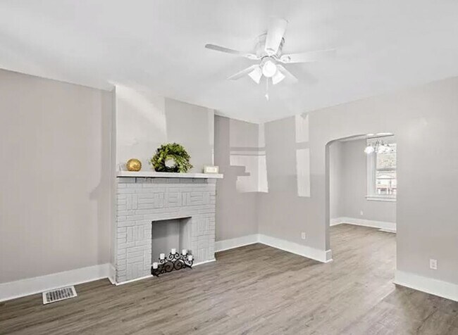 Photo - gle2905 Unit 1