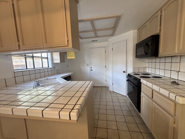 Photo - 5208 Maximillian Dr