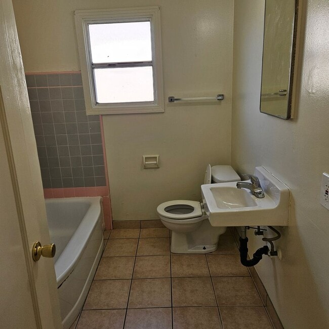 Photo - Charming 2 Bedroom Home with Large Backyard