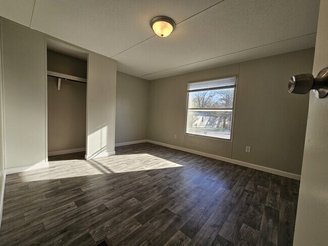 Photo - 210 Jamback Rd