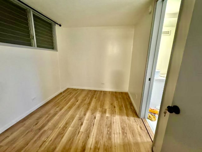 Photo - 780 Amana St