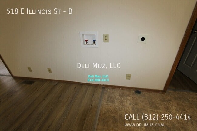 Photo - 518 E Illinois St Unit B